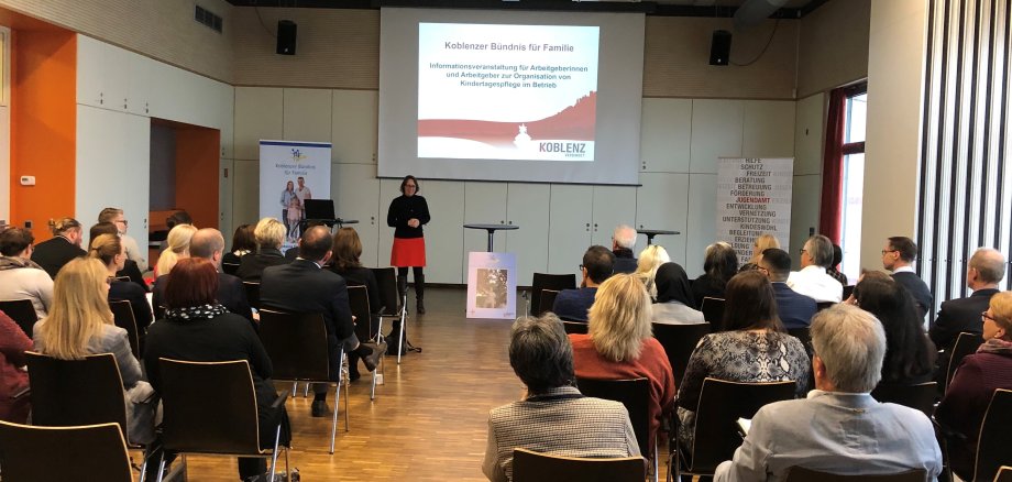 Referentin vor Publikum Referentin vor Publikum