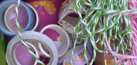 Foto mit Bastelmaterialien